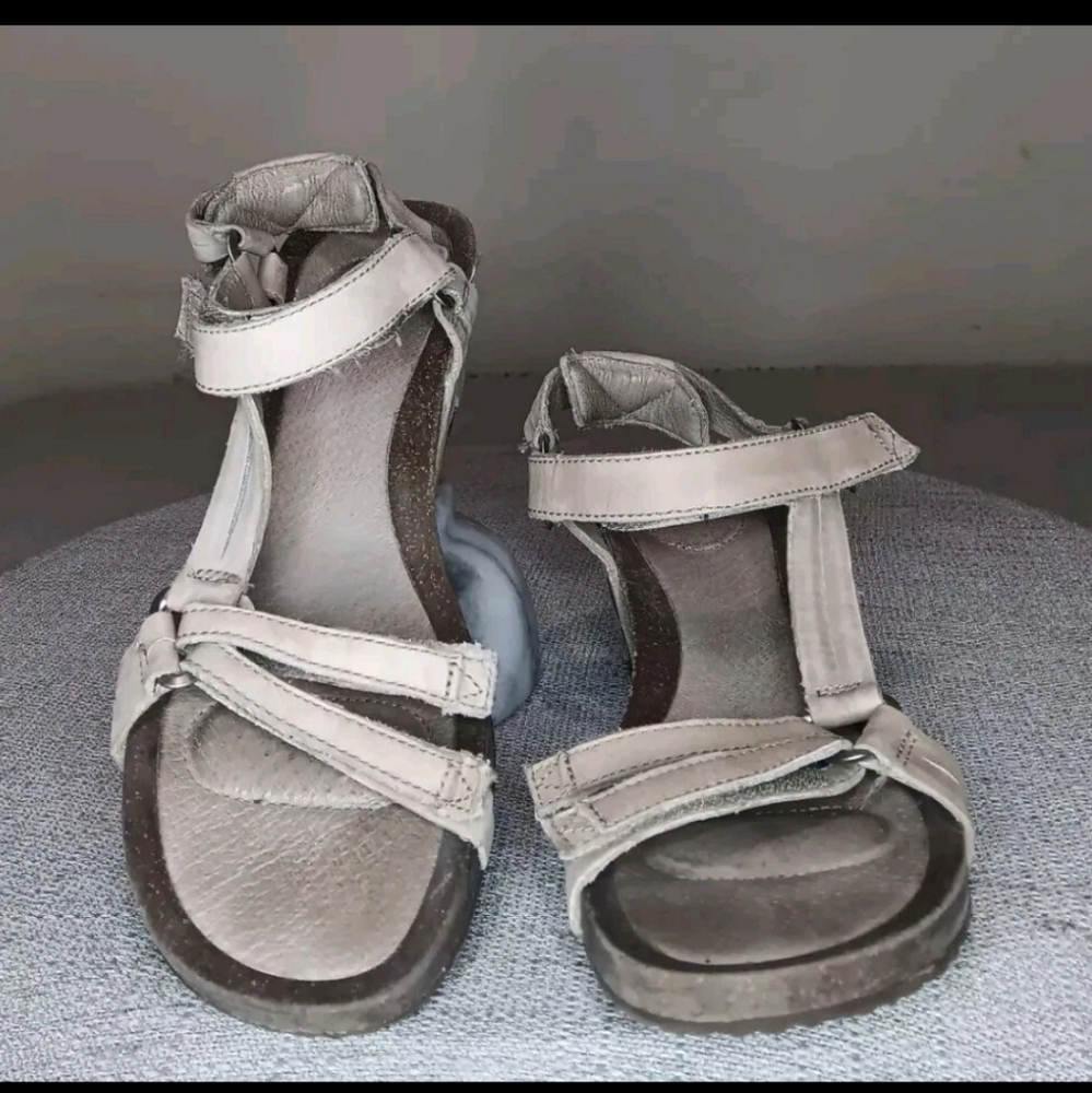 Teva Ysidro Sandals - Light Gray/Tan